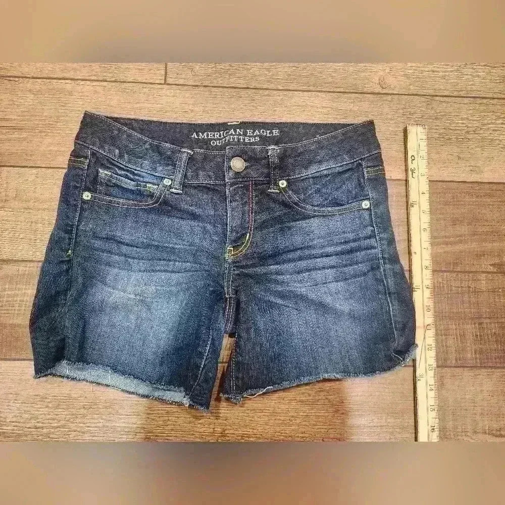 American Eagle Outfitters Shorts Sz 8 Super Stretch Midi Embroidery Rolled Cuff